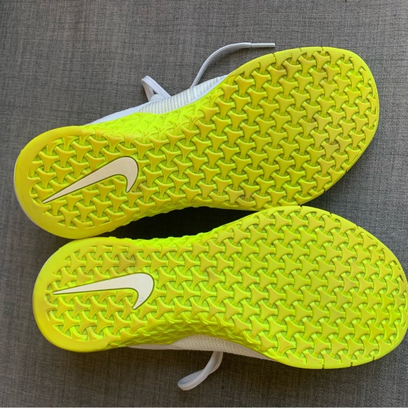 Women’s Size 10 Nike Metcon Flyknit 3 White Volt Neon Green - Picture 3 of 4